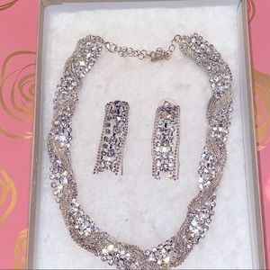 Beautiful necklace and earring set